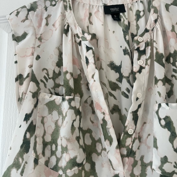 Massimo blouse size Small double ruffle bottom, floral, sleeveless - Picture 2 of 10